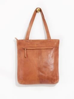 Latico Leon Tote -Classic Fashion Clothing Store 3198LEONCOGPRODUCT 04
