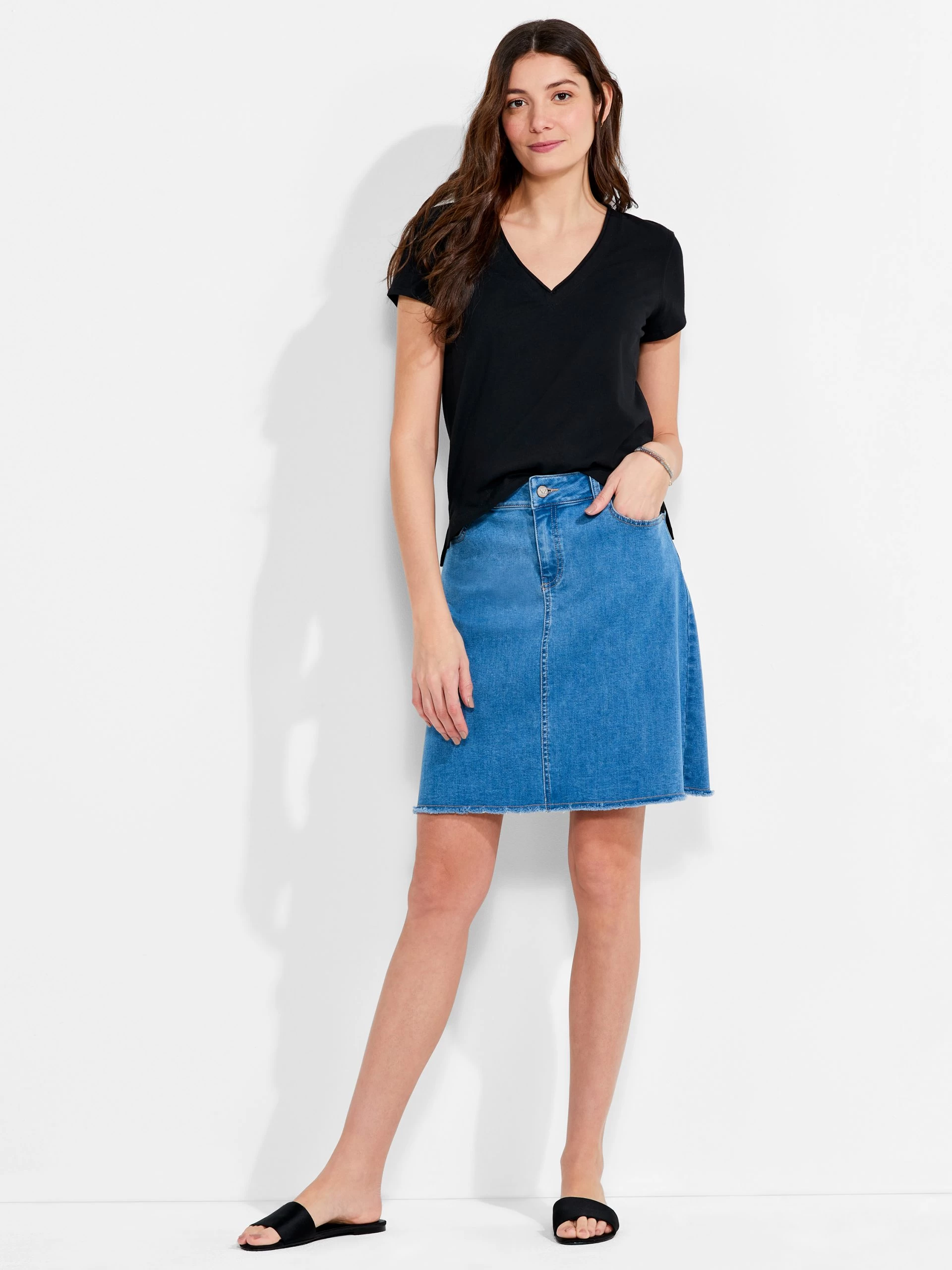 NZT Short Sleeve Roll V Tee 6 NZT Short Sleeve Roll V Tee - Image 4