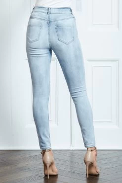 Light Wash Perfect Skinny Jeans -Classic Fashion Clothing Store s10 s20bd002dm ss19or01we 033
