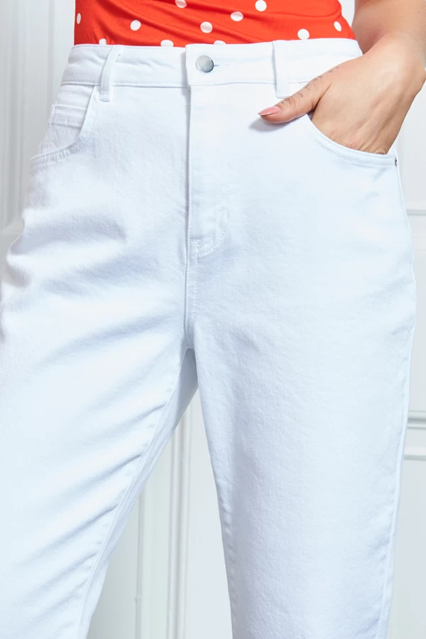 White Denim Slim Leg Mom Jeans 8 White Denim Slim Leg Mom Jeans - Image 6