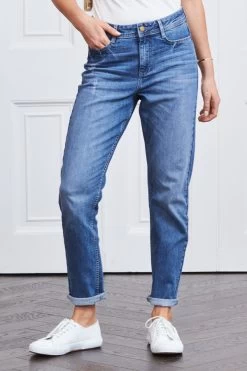 Mid Blue Relaxed Fit Boyfriend Jeans -Classic Fashion Clothing Store web s17 s21bd017 s21fw010we 038