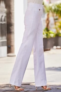 White Wide Leg Jeans With Gold Button Detail -Classic Fashion Clothing Store web 2304 60 23bd033we0001 s23tj104whsp01 60 287