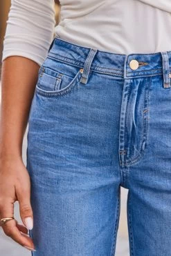 Light Wash Denim Slim Leg Jeans -Classic Fashion Clothing Store web 77 s23ow040bk0001 s22bd010dm001w 348