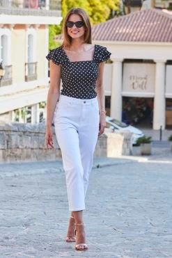 White Denim Cropped Straight Leg Jeans -Classic Fashion Clothing Store web 85 s22tw090bksp01 s22bd090dm001w 139 1